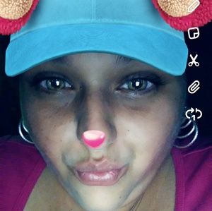 Meet your Posher, Crystal